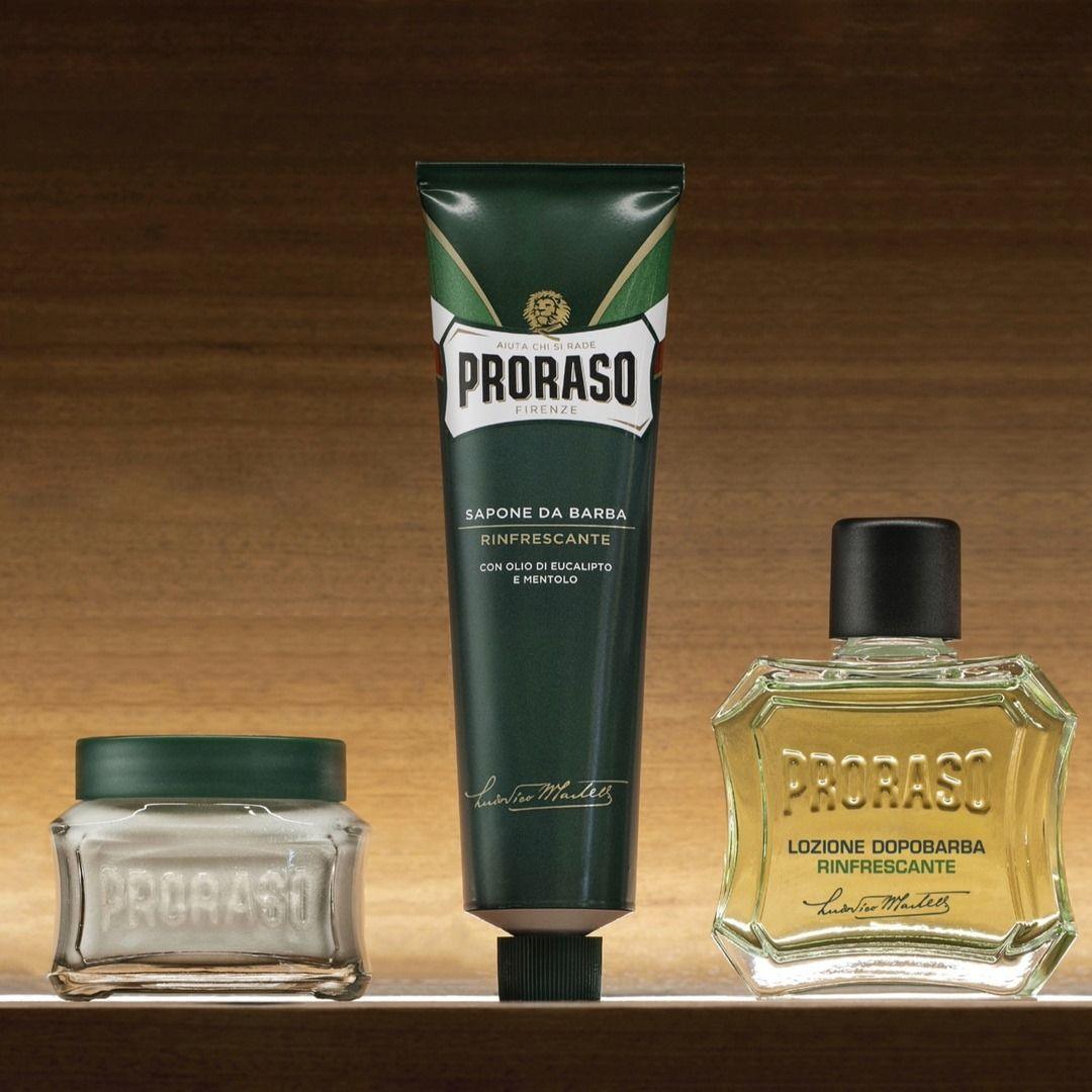 En uppsättning Proraso-produkter för män, inklusive en tub Rakkräm - Refreshing i tube (Grön) glycerinbaserad rakkräm och en tub Proraso eukalyptusinfunderad tvål.